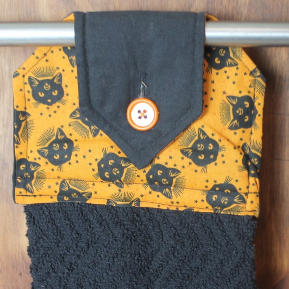 BLACK CAT ON ORANGE BACK HAND TOWEL HANDMADE HANGING KITCHEN BLACK TERRY TOWEL